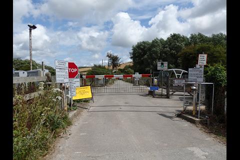 Level crossing closure plans should be accelerated, says the report.